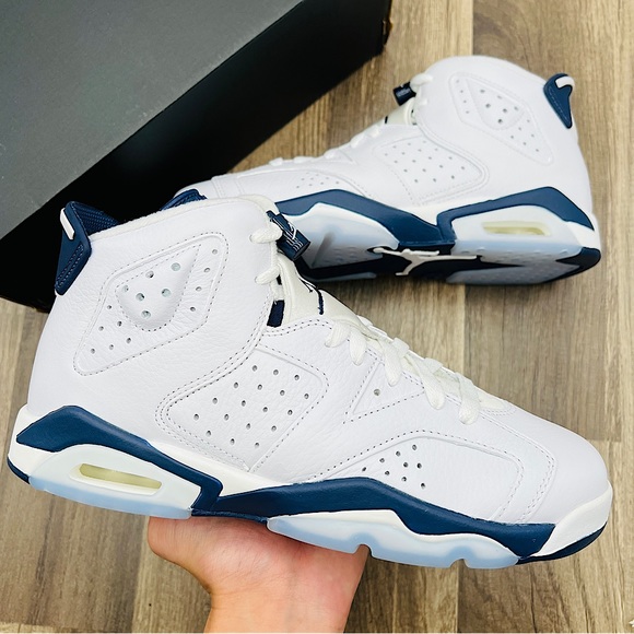 Nike Shoes - Air Jordan 6 Retro